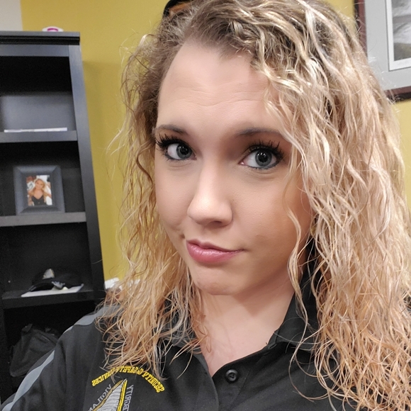 Meet your Posher, Heather - Picture 1 of 1